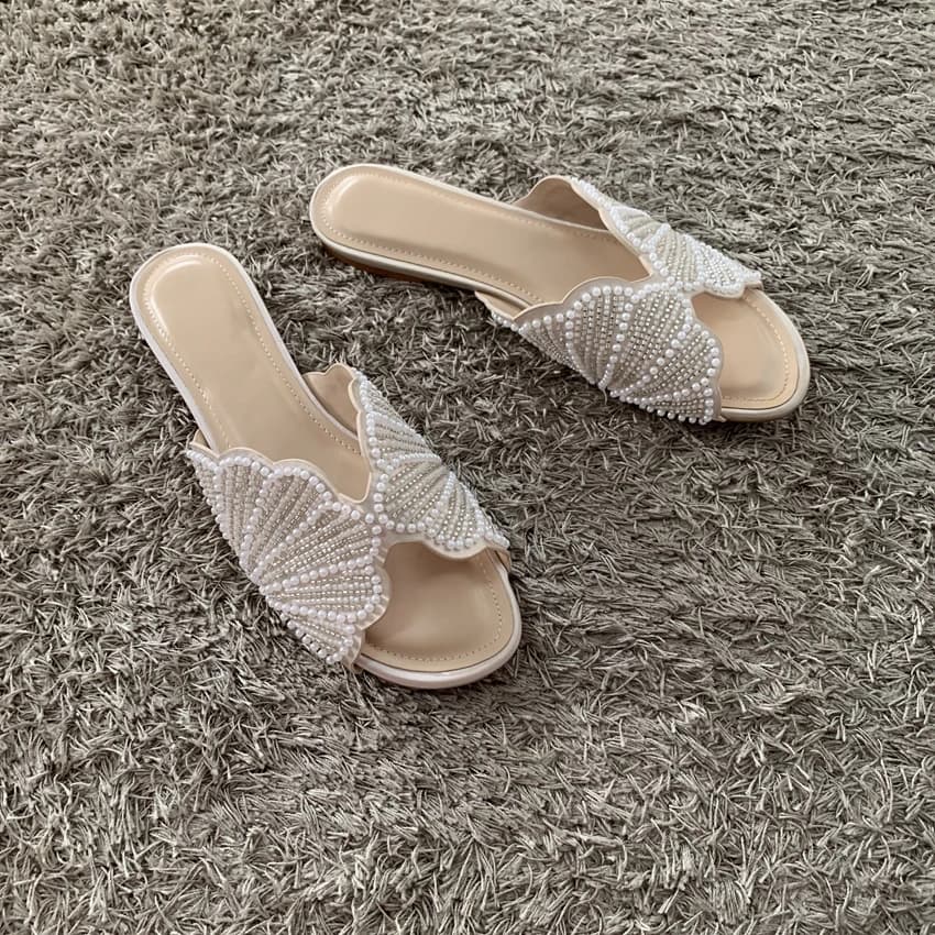 2026 Summer Outside Shoes Peep Toe Women Sandals Casual Beach Comfortable Slides Embellished Shell Studded Diamond Flat Slippers