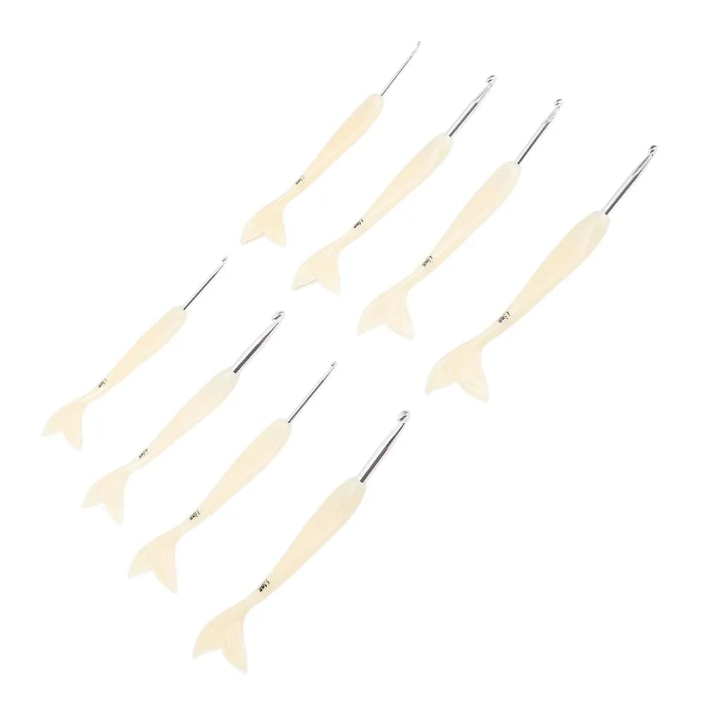 Set di 8 uncinetti con manico a coda di pesce in ABS e alluminio, da 2,5 mm a 6,0 mm, bianchi, per lavori artigianali