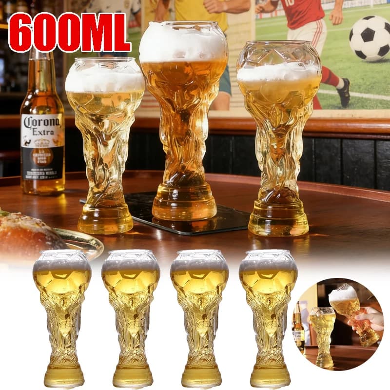 Bicchiere da Birra a Forma di Pallone da Calcio con Design Trofeo, Tazza Resistente al Calore per Appassionati di Calcio, Stile Unico per Bar Sportivi