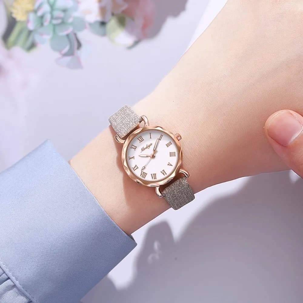 New Leather Strap Watches for Women Water Resistant Precise Quartz Watch Elegant Circular Bracelet Watch Female Gifts