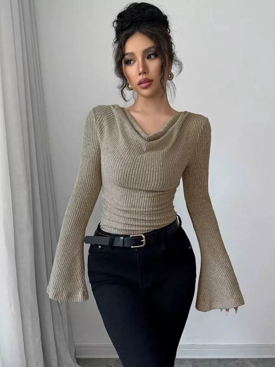 Top da donna a collo a cappuccio con spalle scoperte, a maniche lunghe svasate, in maglia a costine slim fit, tinta unita, Beige Grigio Nero Bordeaux