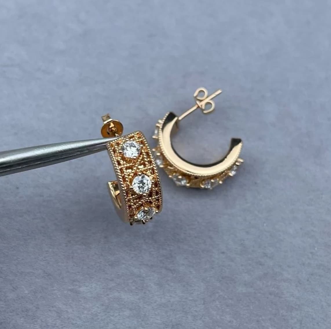 Nuovi orecchini a cerchio con diamanti, stile lusso leggero, alla moda, di alta gamma, versione ampia