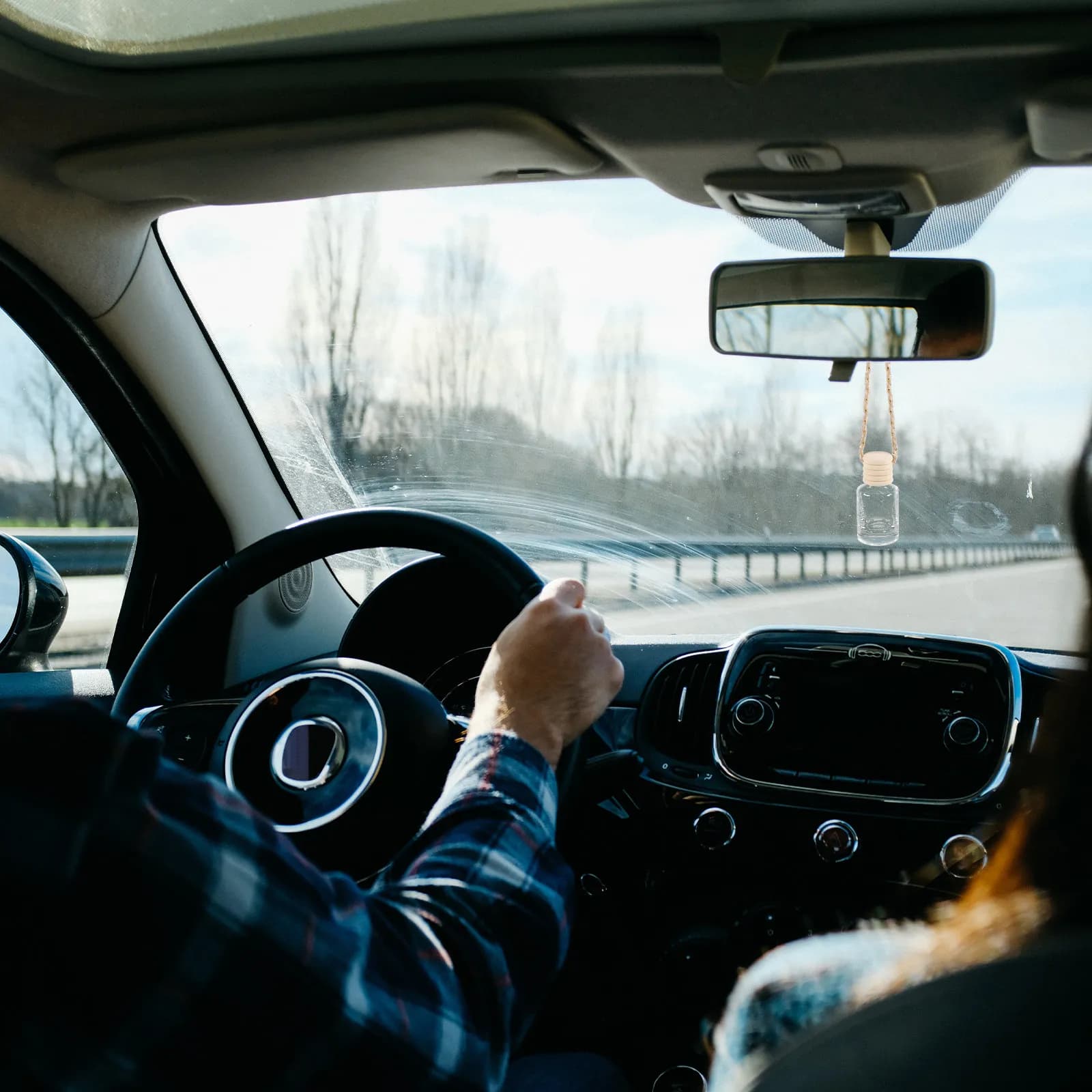 Set di 6 Bottiglie di Profumo per Auto, Mini Diffusori Pendenti in Vetro e Legno, Deodorante per Auto e Casa