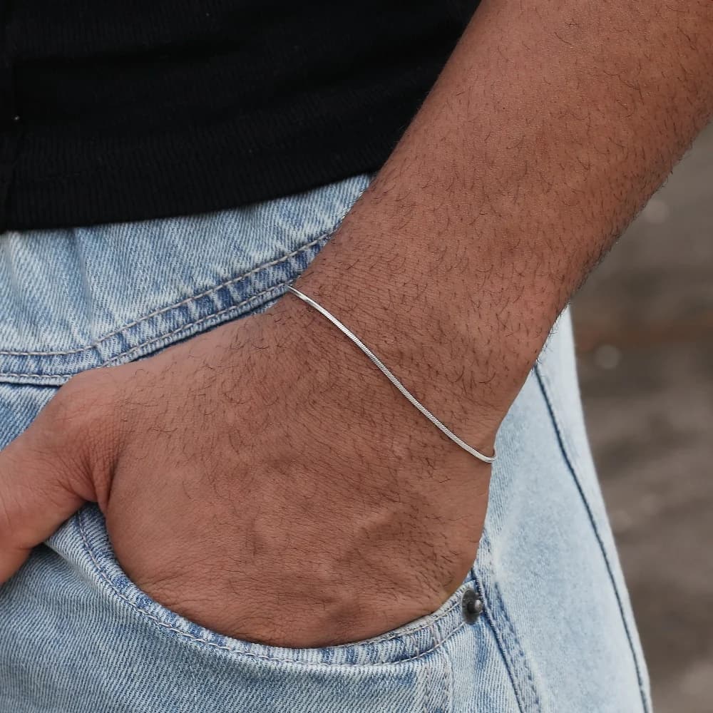 Bracciale a catena con osso di serpente in acciaio inossidabile color argento da uomo Bracciale a catena semplice e sottile per gioielli da strada da uomo alla moda da donna