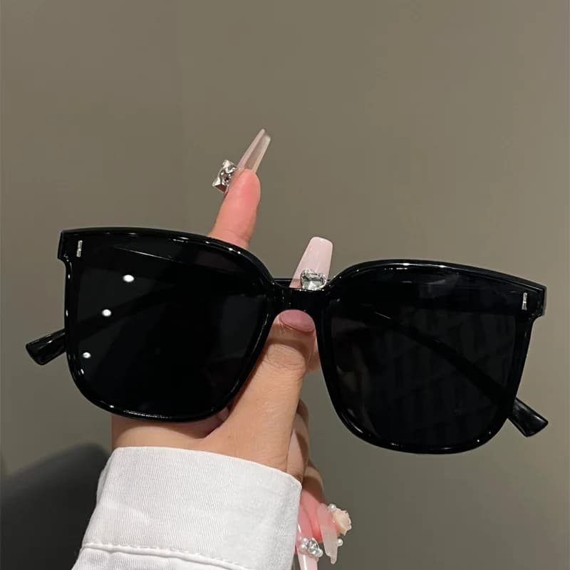 Men Luxury Black Cat Eye Sunglasses Trendy Narrow Frame Shades Fashion Street Photo Styling UV Protection Sun Glasses