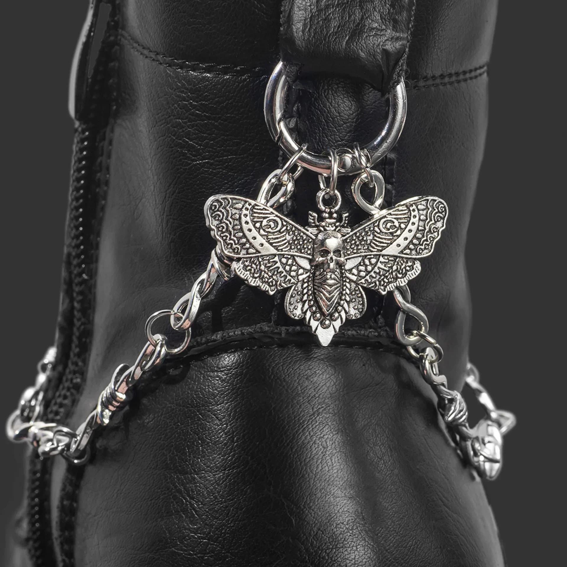 Nuova Catena Trendy in Argento per Scarpe con Ciondolo a Forma di Falena Scheletrata, Accessori Punk alla Moda per Stivali Martin e Sneakers