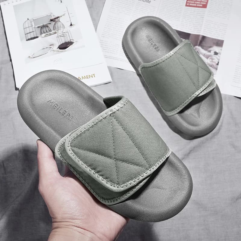 Man Fashion Slippers Solid Beach Sandals Summer Non Slip Lightweight Soft Unisex Slides Women Outdoor Indoor House Shoes