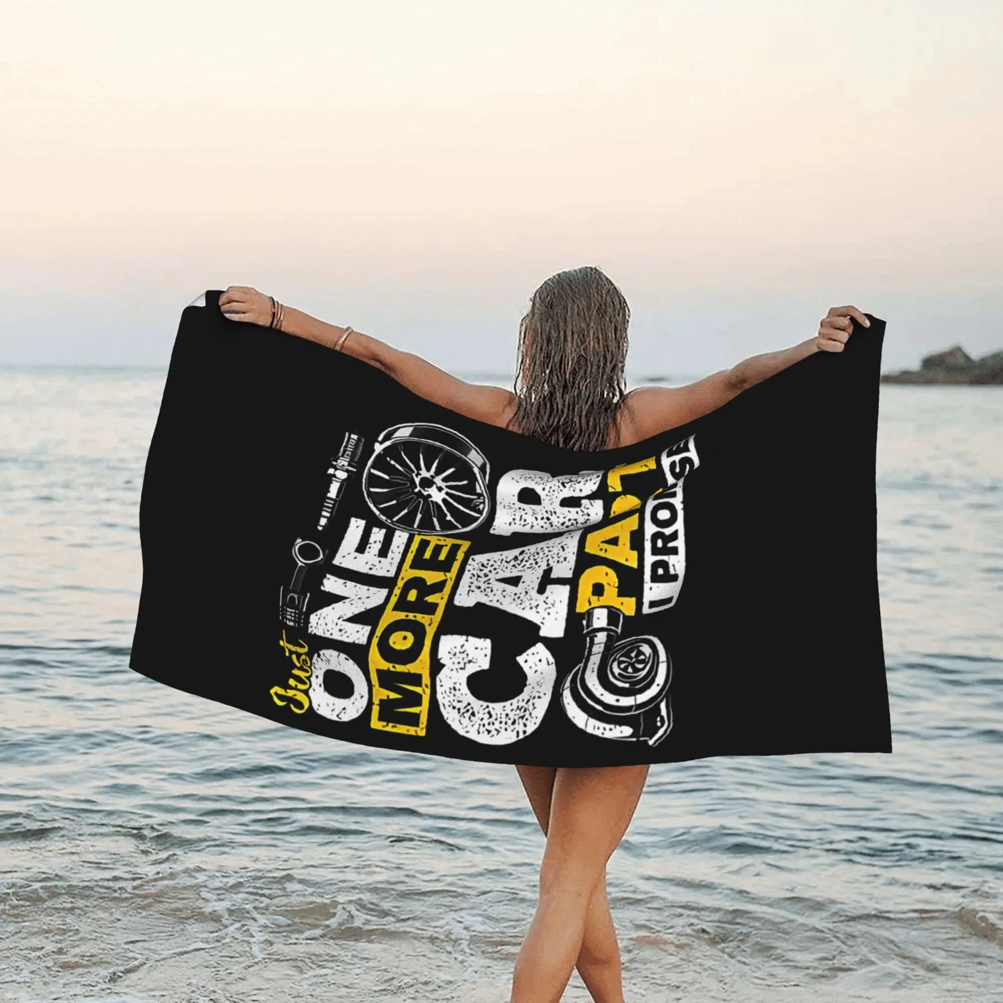Asciugamano da spiaggia con stampa "Just One More Car Part I Promise" – Design divertente per meccanici, ad asciugatura rapida, assorbente per viaggi e uso all'aperto