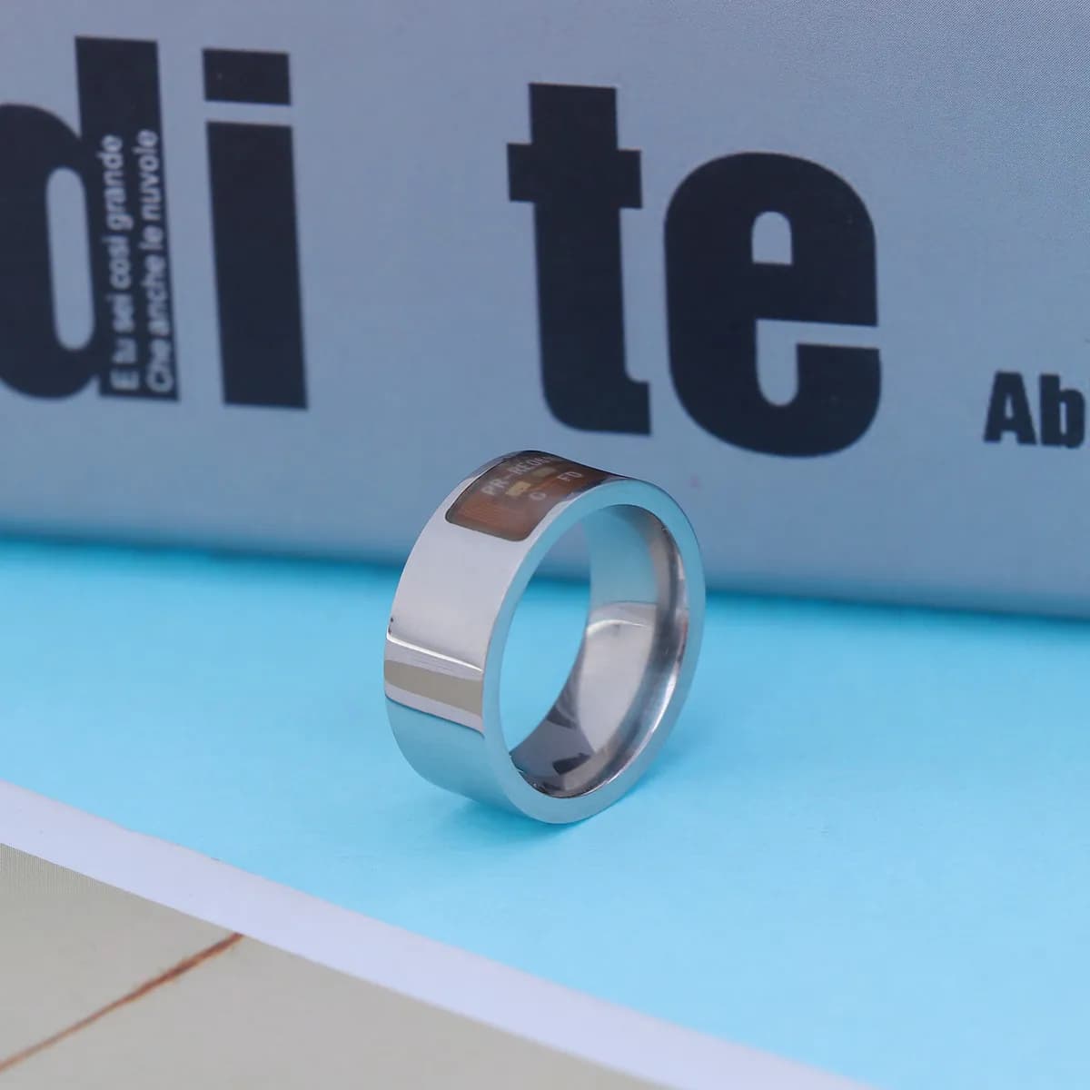 Anello Intelligente NFC da 8mm, Anello Digitale Indossabile per Sbloccare App, Condividere Contatti, Password WiFi, Memo, Senza Ricarica