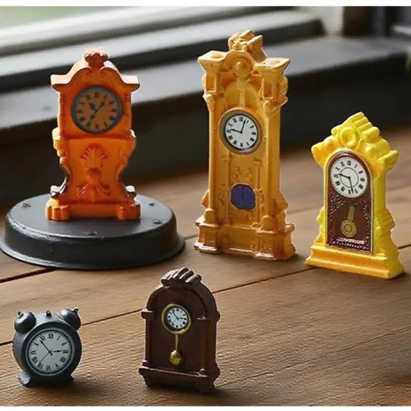 Orologio Vintage per Casa delle Bambole 1/8 Pezzi, Orologio da Parete in Miniatura 1:12, Ornamento a Pendolo in Resina per Progetti Fai-da-Te e Artigianali