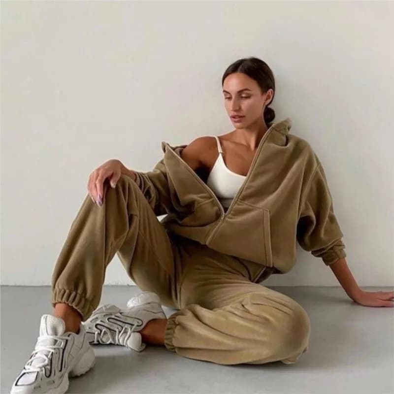 Tute da donna in tessuto di velluto solido Tuta da ginnastica con cappuccio in velluto 2024 Felpe con cappuccio autunnali e pantaloni Abbigliamento sportivo oversize Set da due pezzi