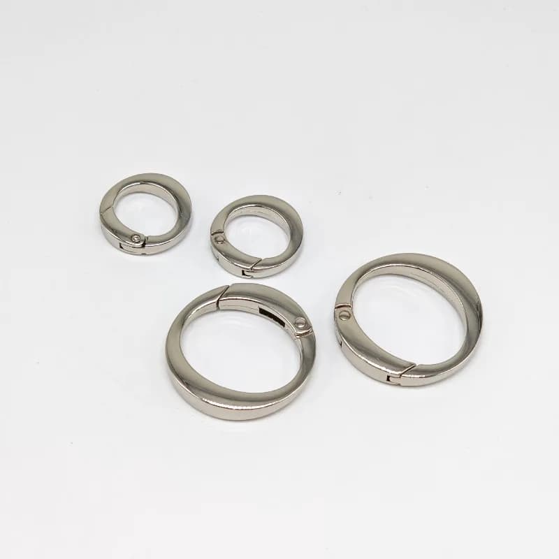 3/4Inch 1 Inch Oval Flat Wire Spring Coil Zinc Alloy Car Keychain Hardware Accessories O-shaped Spring Ring Buckle