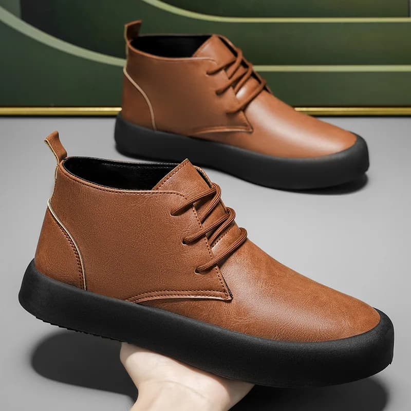 Scarpe singole casual da uomo di nuova tendenza della moda Stivali corti da uomo in stile britannico versatili scarpe in pelle per giovani
