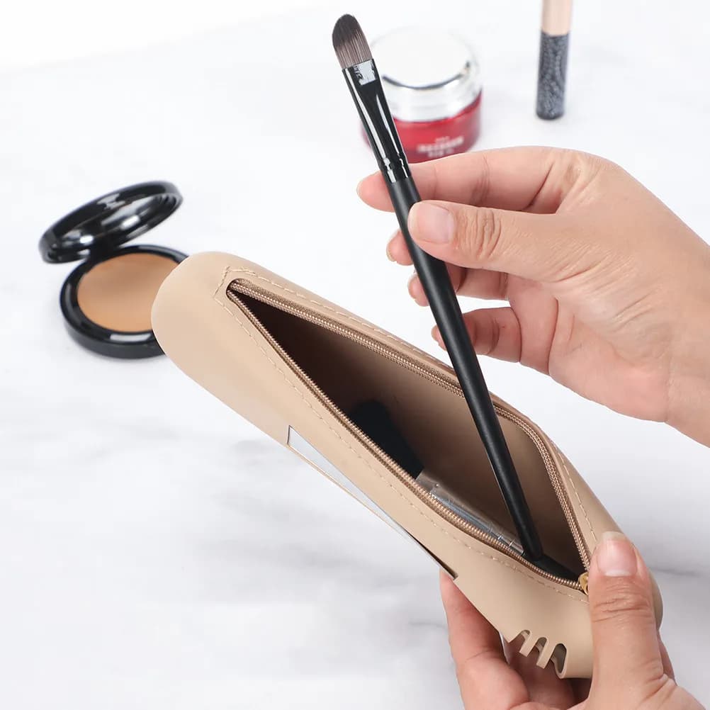 Porta Pennelli da Trucco da Viaggio in Silicone, Custodia Compatta e Leggera per Pennelli e Accessori Make-up