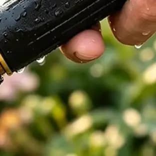 Ugello per Tubo da Giardino Antigoccia, Spruzzatore ad Alta Pressione per Pulizia Auto, Irrigazione Fiori e Pulizia del Giardino