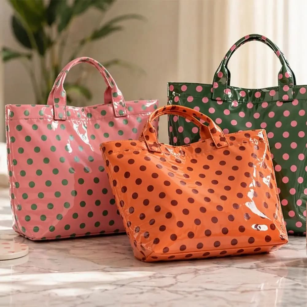 Fashion Large-Capacity Polka Dot Tote Bag Multifunctional Portable PVC Handbag Lightweight Waterproof Beach Bag Beach