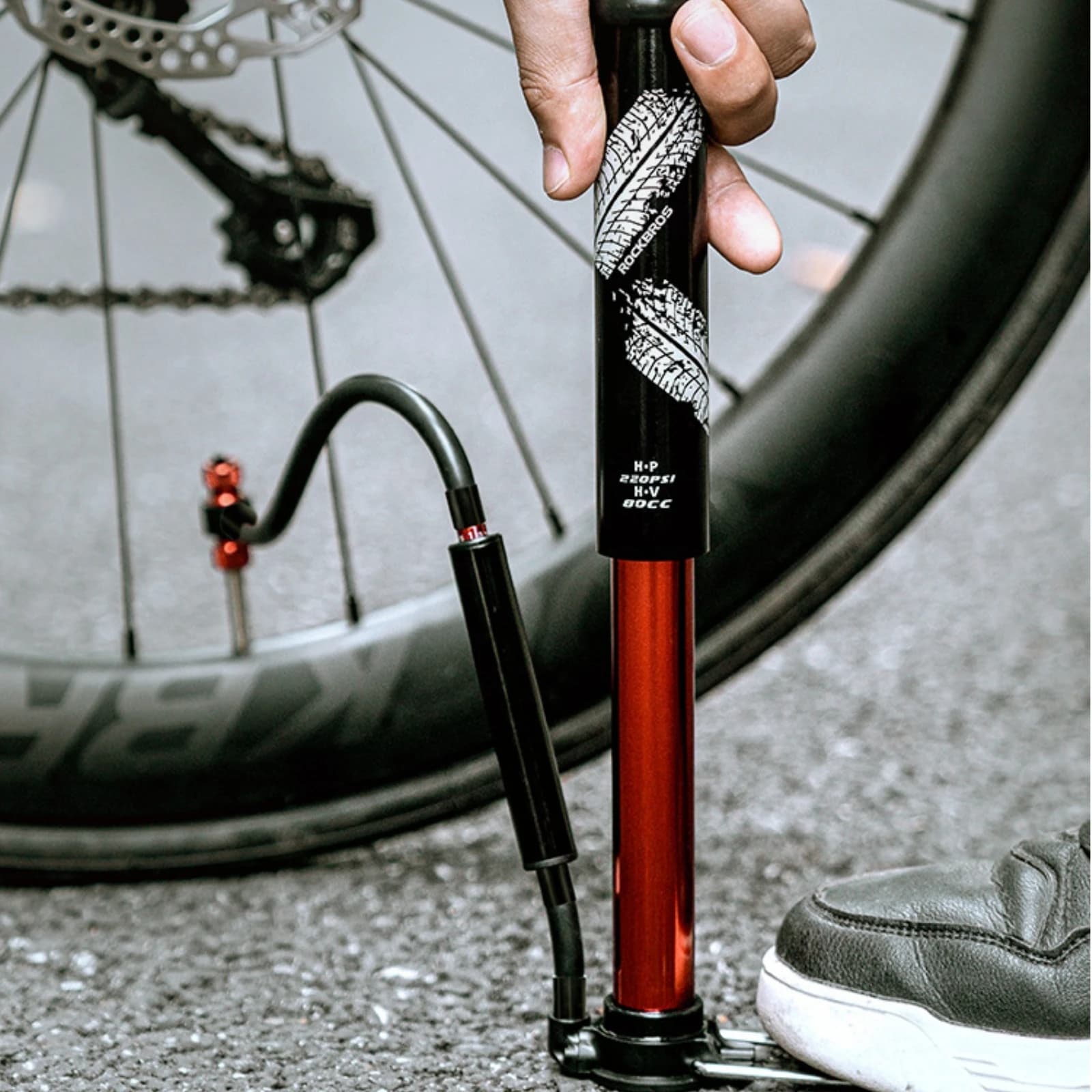 Bike Pump with Gauge Portable Hand Pump with Dual Valve Compact for Cyclists, Roadside Repairs, Garage