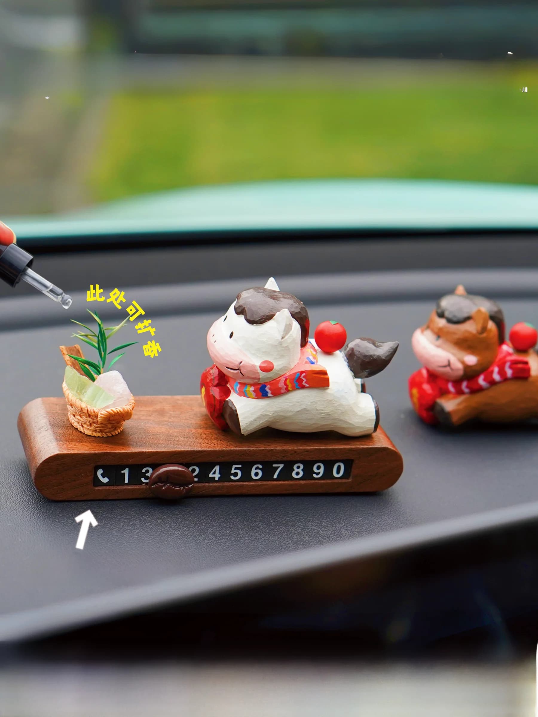Accessorio Decorativo per Auto 2026, Diffusore di Profumo, Targa Temporanea per Parcheggio, Regalo di Compleanno Zodiacale, Grazioso Portachiavi in Legno