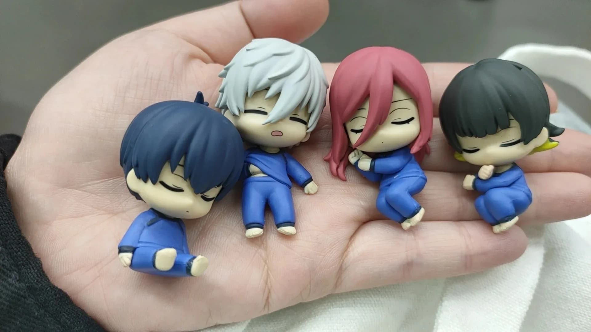 Anime 5 centimetri Blu Blocco Dormire Cieco Scatola Action Figure Figurine Yoichi Isagi Seishiro Nagi Modello Giocattolo Decorazione Della Casa Regali Per Bambini