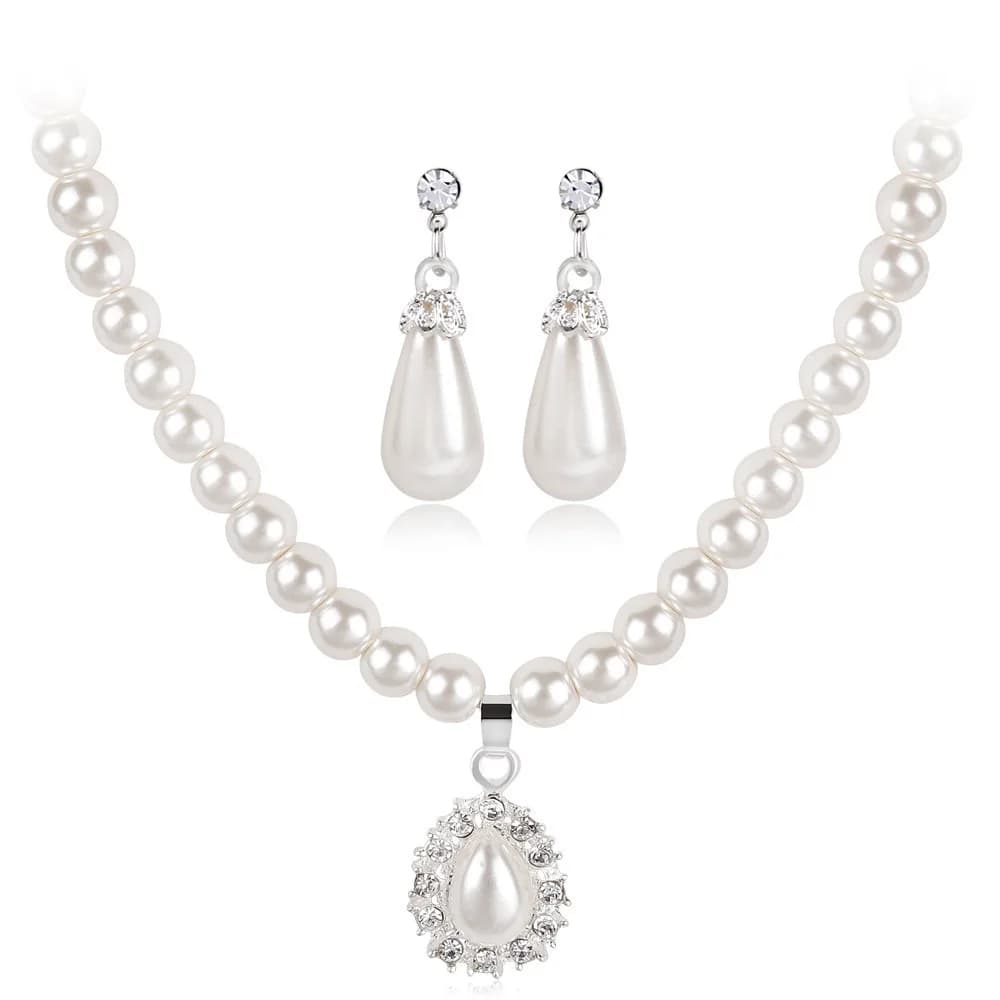 Right Road Nuova temperatura di fascia alta Elegante luce Lusso Versatile Imitazione Collana di perle Orecchini Set di gioielli Accessori