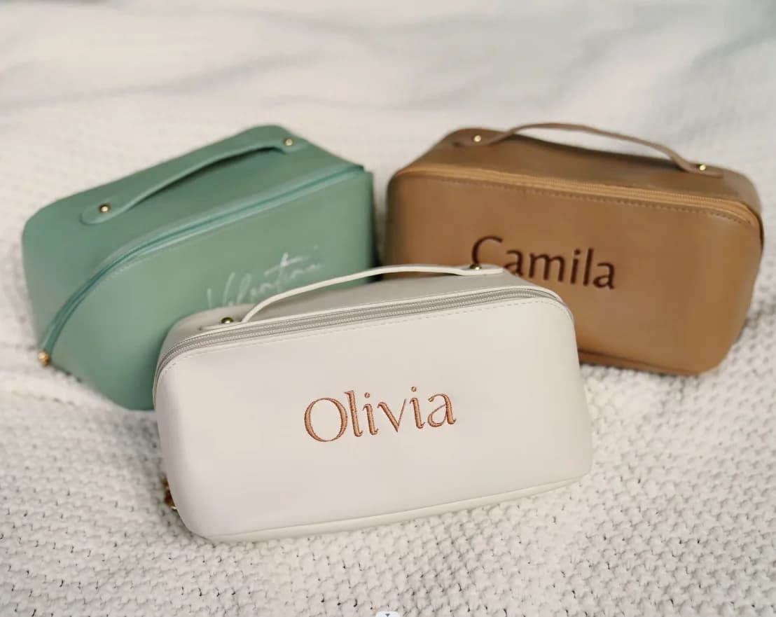Borsa per il trucco personalizzata Borsa per cosmetici personalizzata per il suo regalo unico di San Valentino Regali per la damigella d'onore Regalo di compleanno Borsa per il trucco da viaggio
