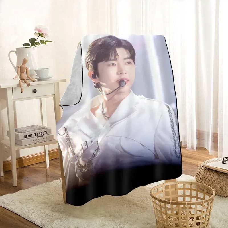 New Lim Young Woong Woon Print Cover Soft Launch Cover for Home / Sofa/Bedroom Travel Cover for Adult Portable WJY11.22