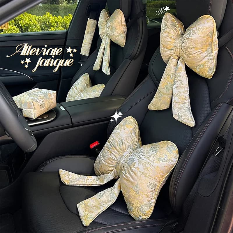 Cuscino Poggiatesta Auto 2026 con Fiocco, Adorabile Supporto per la Testa del Sedile Auto, Protezione Collo, Cuscino in Peluche, Supporto Lombare per Auto, Kit Auto