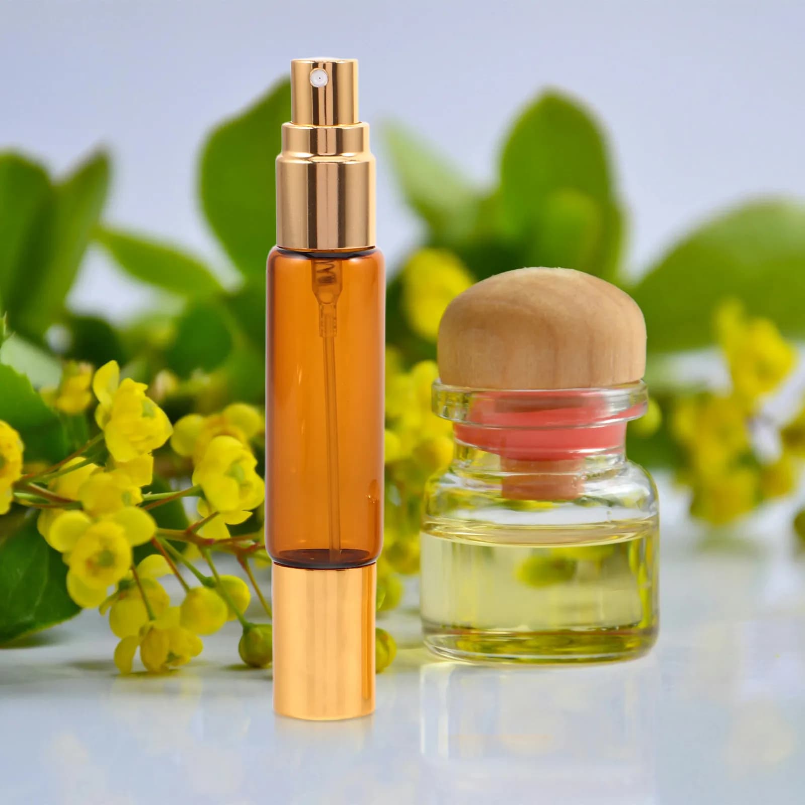 8Pcs Amber Glass Essential Oil Roller Bottles Dual-Ended Leakproof Perfume Spray Containers Refillable Roll on Bottles Travel