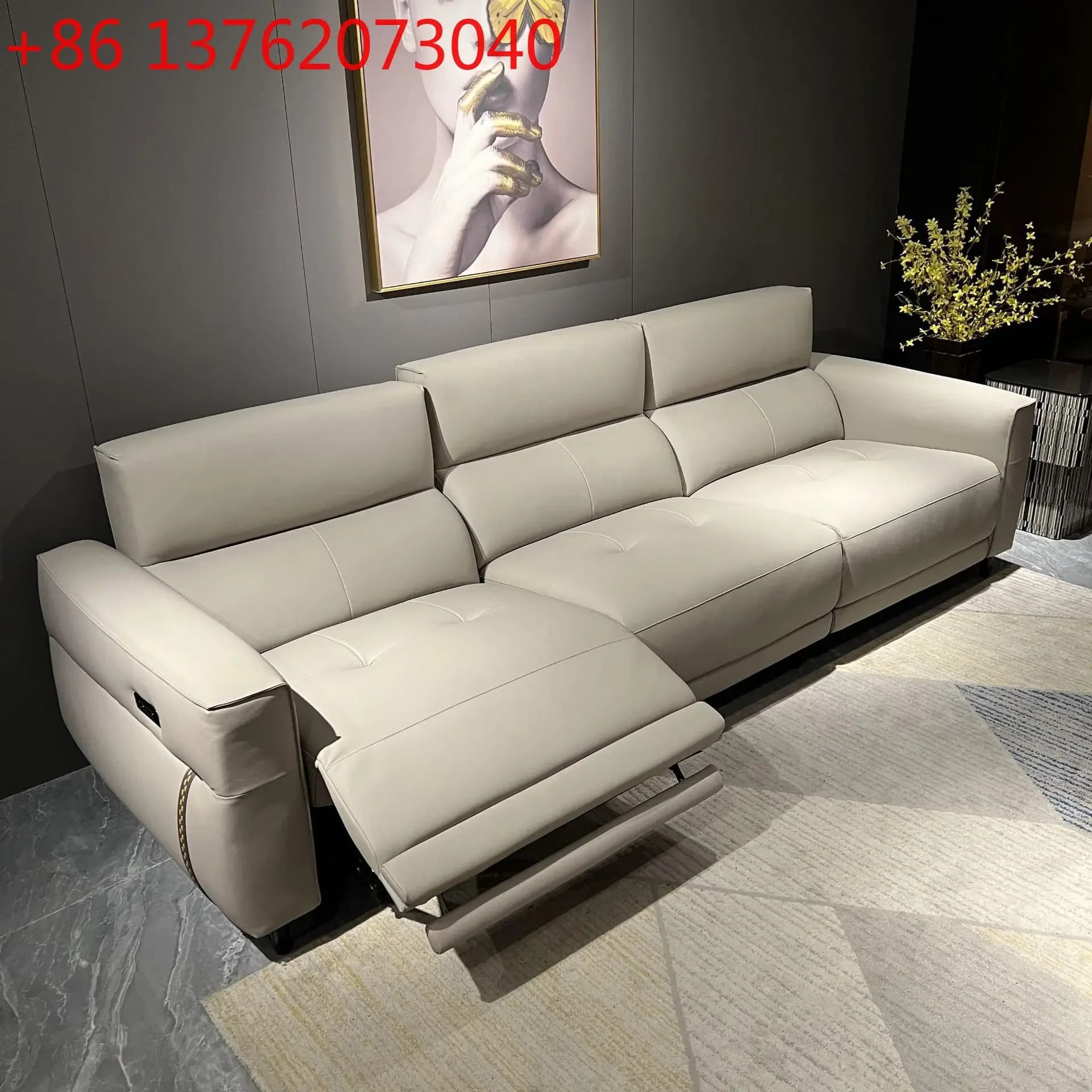 Divano in pelle multifunzionale elettrico, stile minimalista italiano di lusso leggero, a blocco, posizionabile a zero distanza dal muro