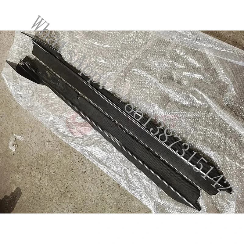 Minigonne laterali in fibra di carbonio stile V adatte per Lamborghini Huracan LP610 LP580