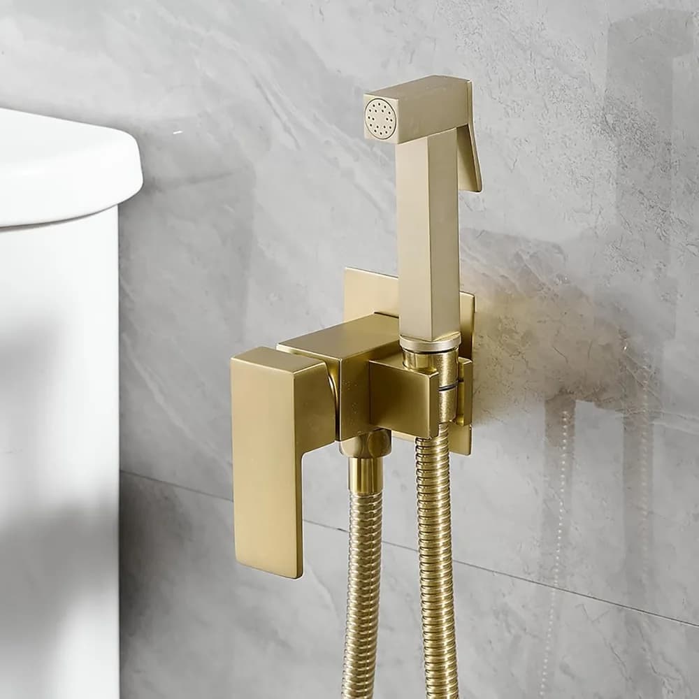 Set spruzzatore per bidet a parete, rubinetto per acqua calda per WC con valvola in ottone caldo e freddo, palmare in acciaio inossidabile, oro spazzolato