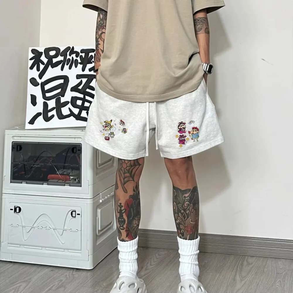 Nuovi pantaloncini da uomo Crayon Shin-chan Abiti estivi Pantaloni da palestra casual da donna Pantaloncini da cinque pollici in cotone Pantaloni oversize ad asciugatura rapida