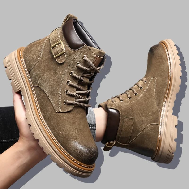 2025 stivali da lavoro in pelle da uomo autunno moda scarpe da lavoro casual stivali gialli resistenti all'usura con suola spessa stile britannico maschile