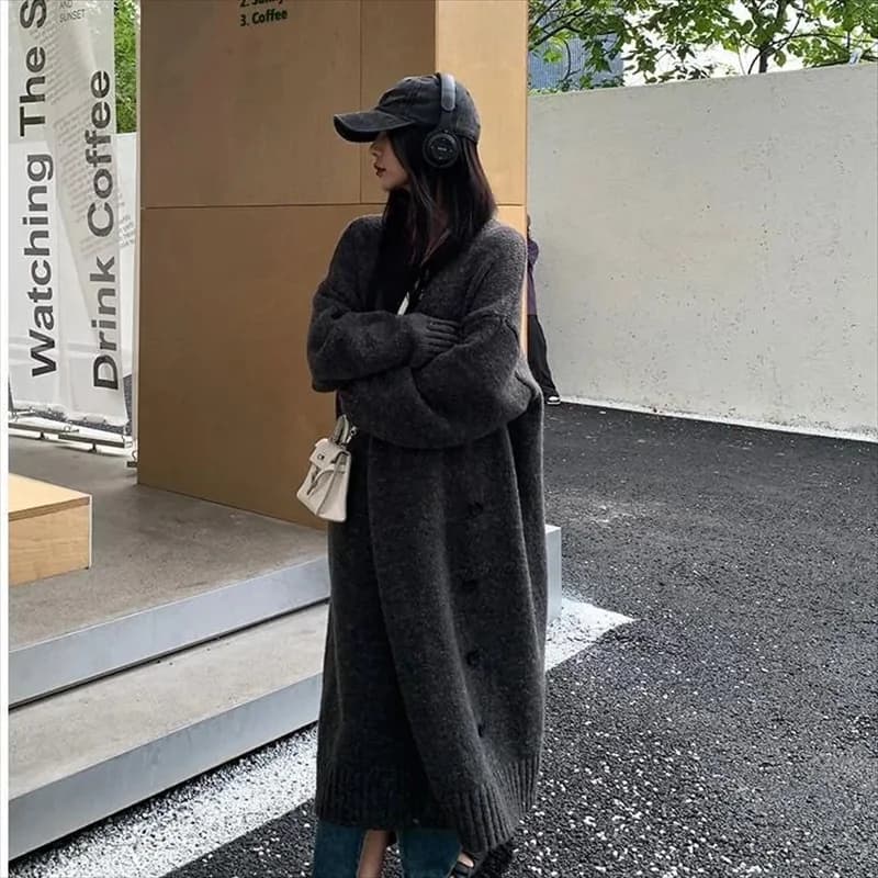 Giacca Cardigan da donna di fascia alta stile sciolto e pigro di media lunghezza 2024 autunno inverno nuovo cappotto lavorato a maglia sciolto e Versatile