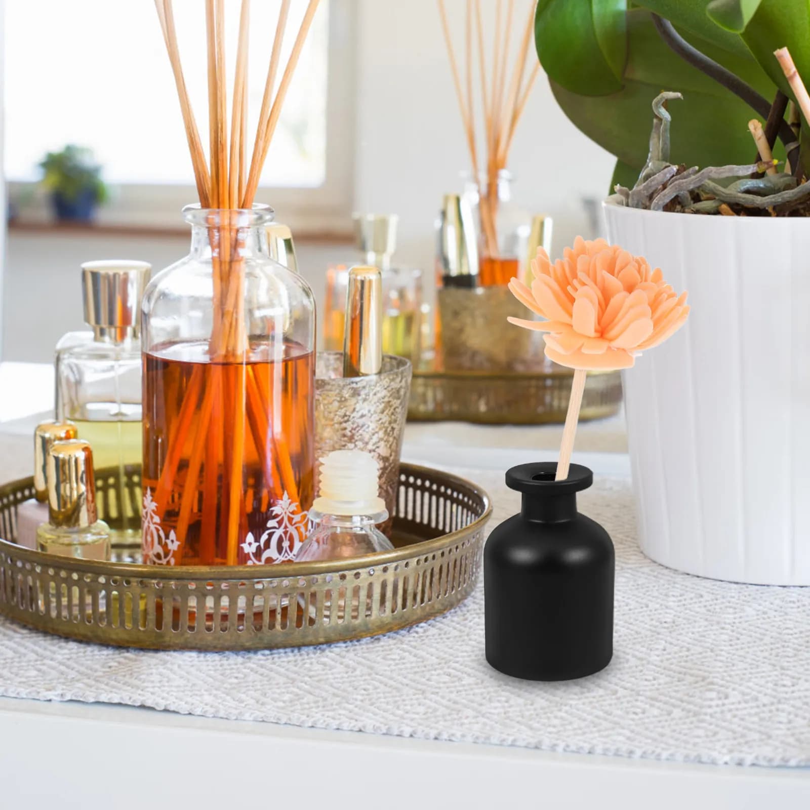 2Pcs Compact Glass Aroma Diffuser Bottles Refillable Essential Oil Diffuser Containers Space Saving Elegant Design for Bedroom