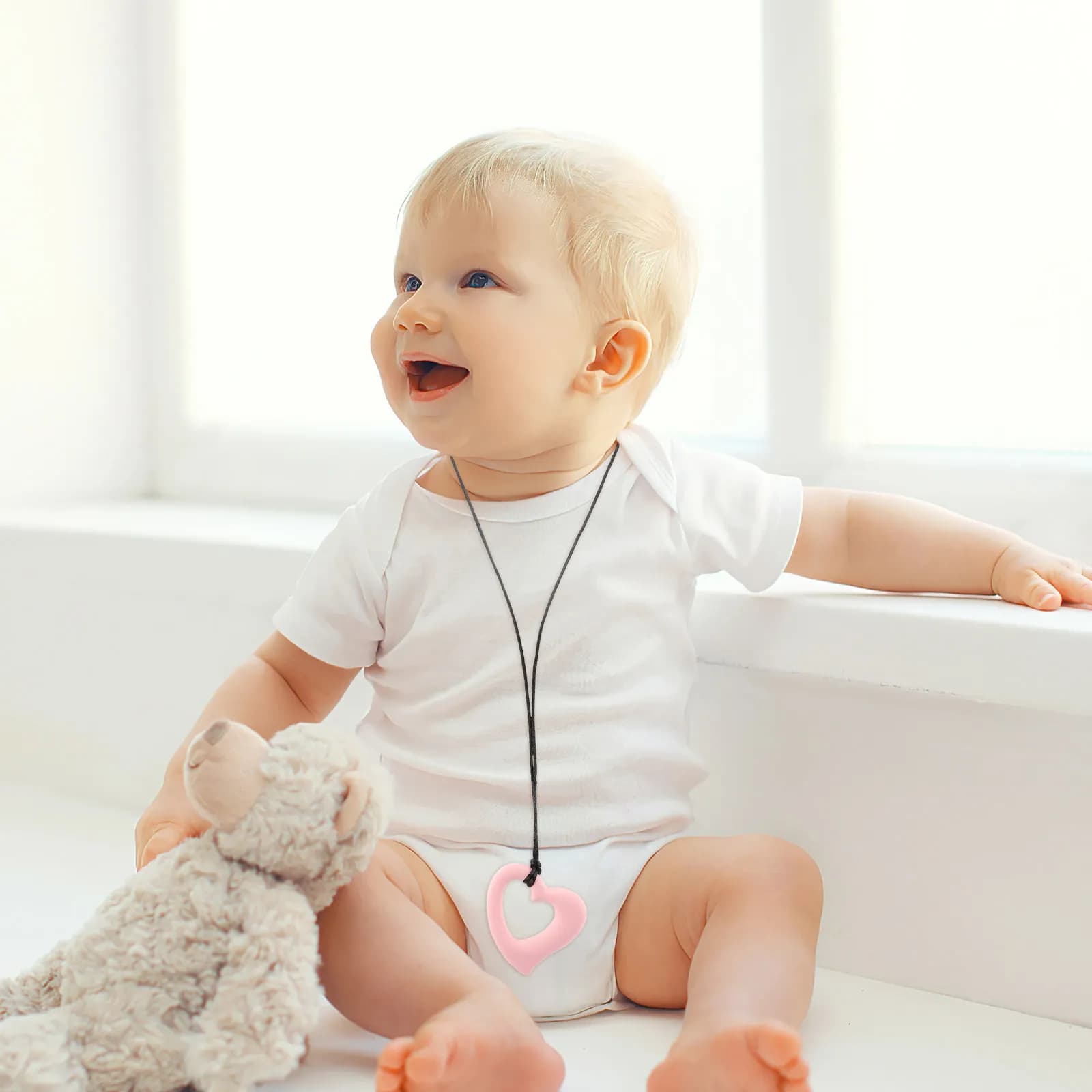 2 Pezzi Massaggiagengive in Silicone a Forma di Cuore per Neonati, Collana Sensoriale Masticabile per Alleviare la Dentizione, Giocattolo Massaggiagengive per Neonati