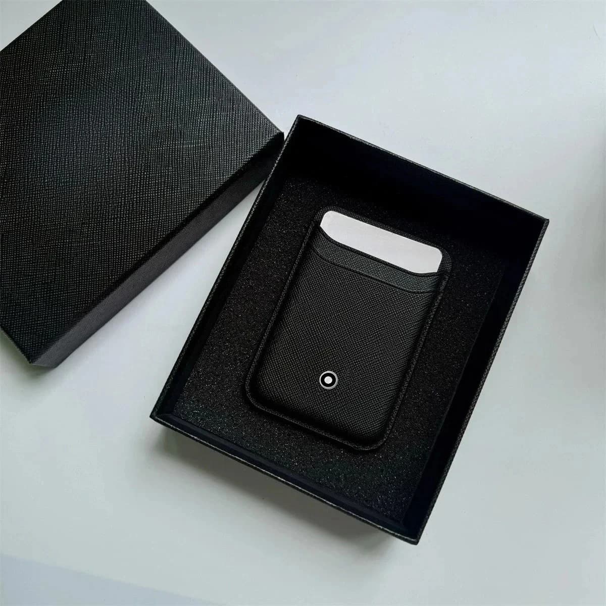 Portacarte di Lusso in Pelle con Forte Magnete per iPhone 17 Pro Max 16 15 14 13 12, Portafoglio in Fibra di Carbonio con 2 Scomparti