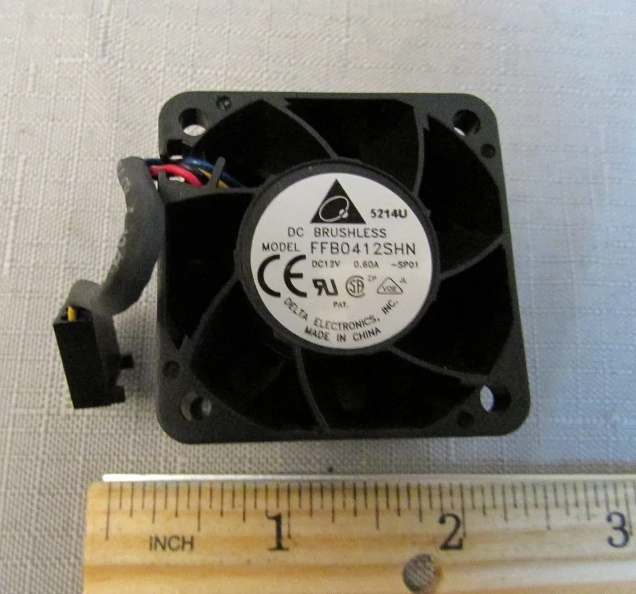 PER Delta FFB0412SHN DC 12V 0.60A 40x28mm Server Alloggiamento inverter Ventola di raffreddamento assiale PWM -