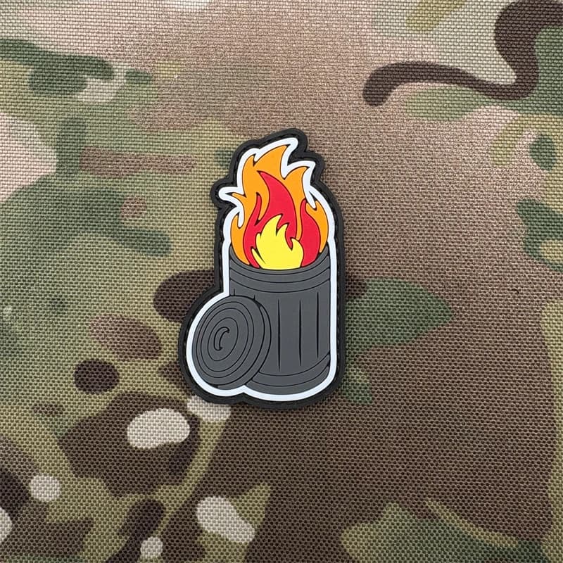 Patch in PVC con motivo bidone della spazzatura, perfetto per bracciali, zaini e gilet tattici, decorazione per abbigliamento, patch ricamate, patch in gomma morbida