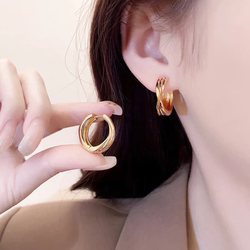 Orecchini a Cerchio Intrecciati Semplici in Metallo, Orecchini a Perno Rotondi in Lega di Rame di Lusso Minimalisti alla Moda per Donna
