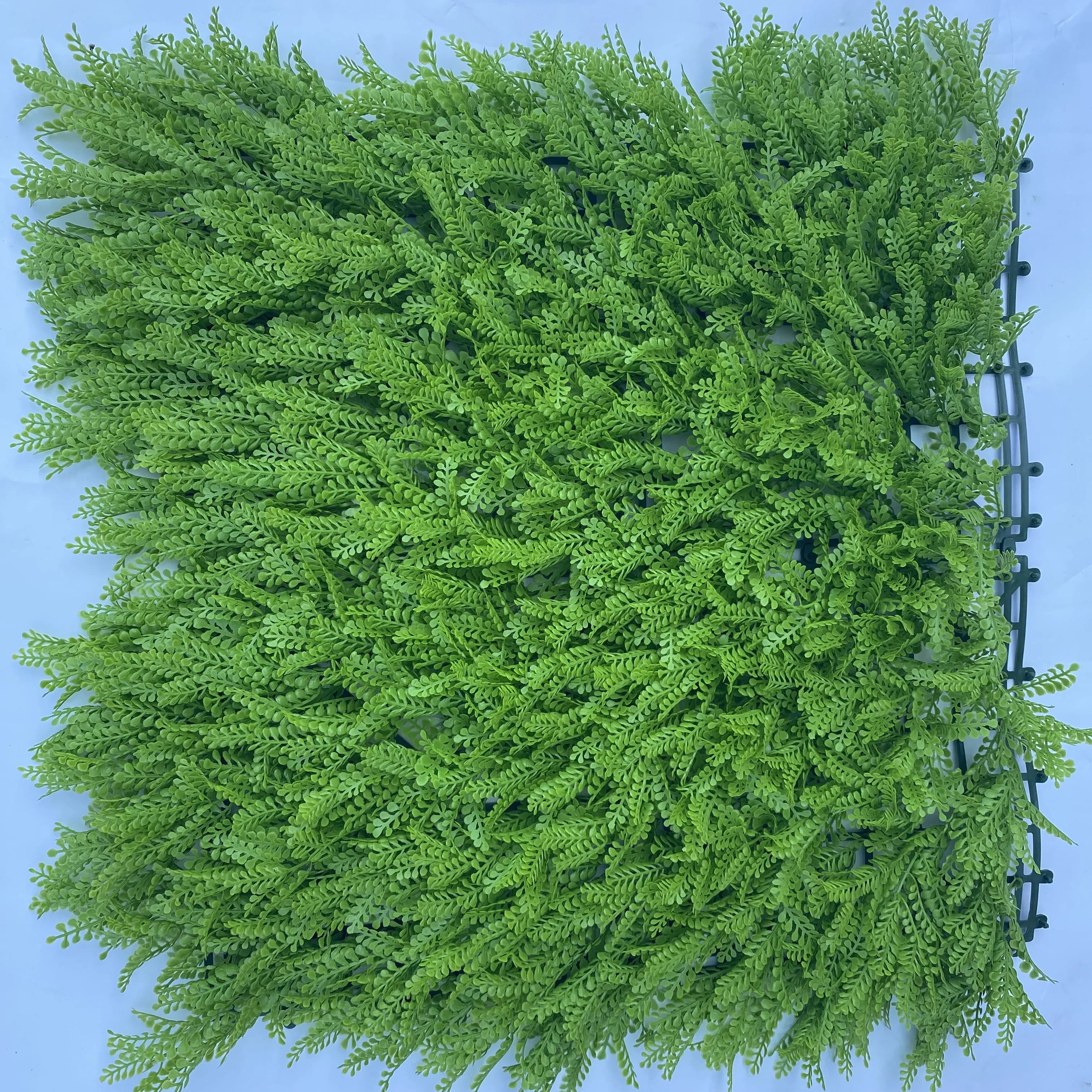 50x50cm Silk Vertical Artificial Grass Wall For Christmas and New Year Decorations at the Open