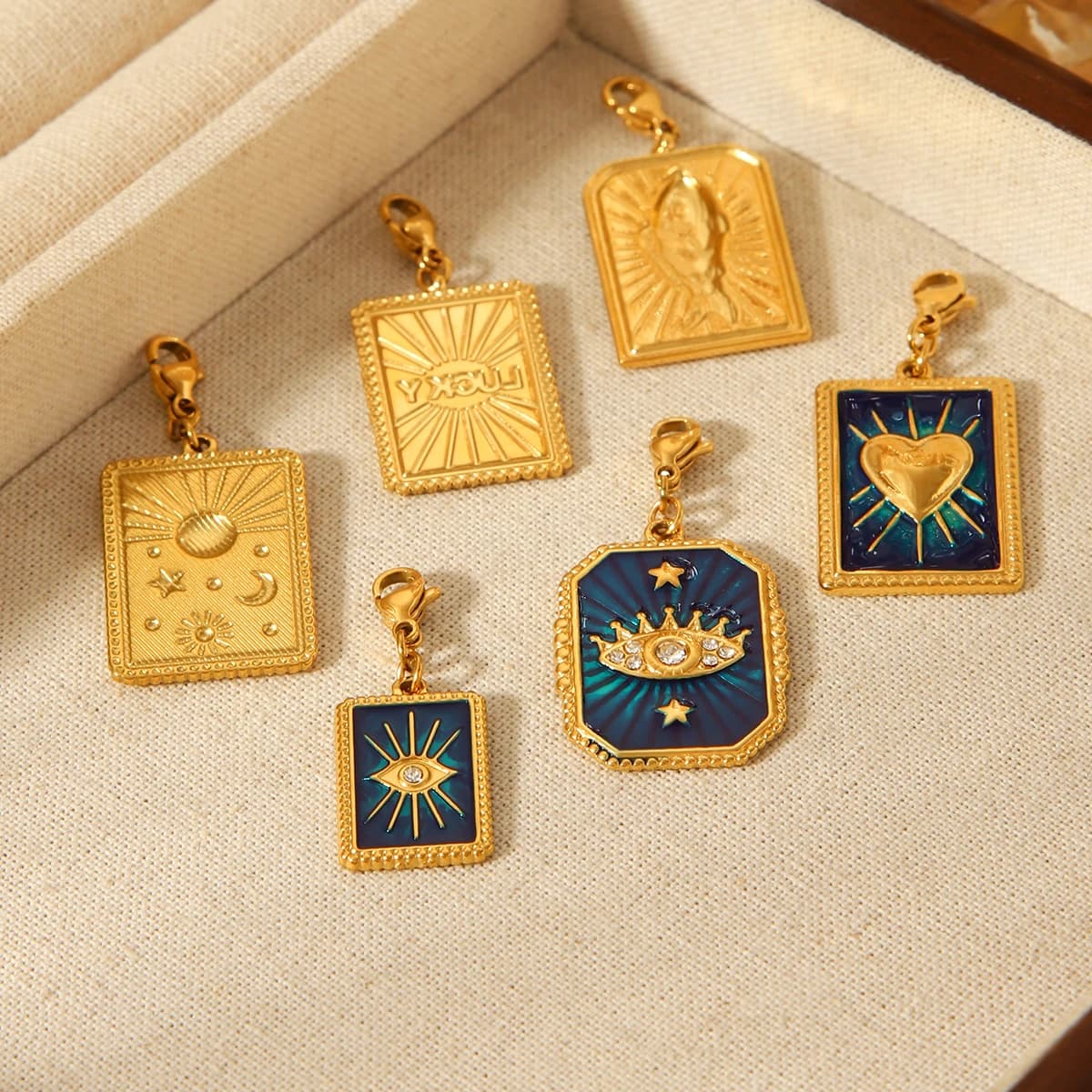 Ciondolo Charm Tarocchi in Acciaio Inossidabile per Donna, Placcato Oro 18K, Smalto Occhio Maligno Mistico, Gioielli Ipoallergenici che non si ossidano
