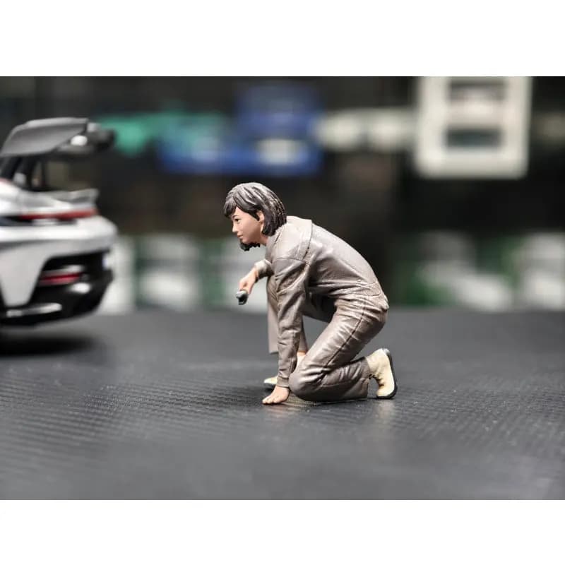 Nuovo 1:18 Riparazione auto Tecnico maschile e femminile Scena di bambola in miniatura con modello giocattolo Collezione di ornamenti per desktop figurine fai da te
