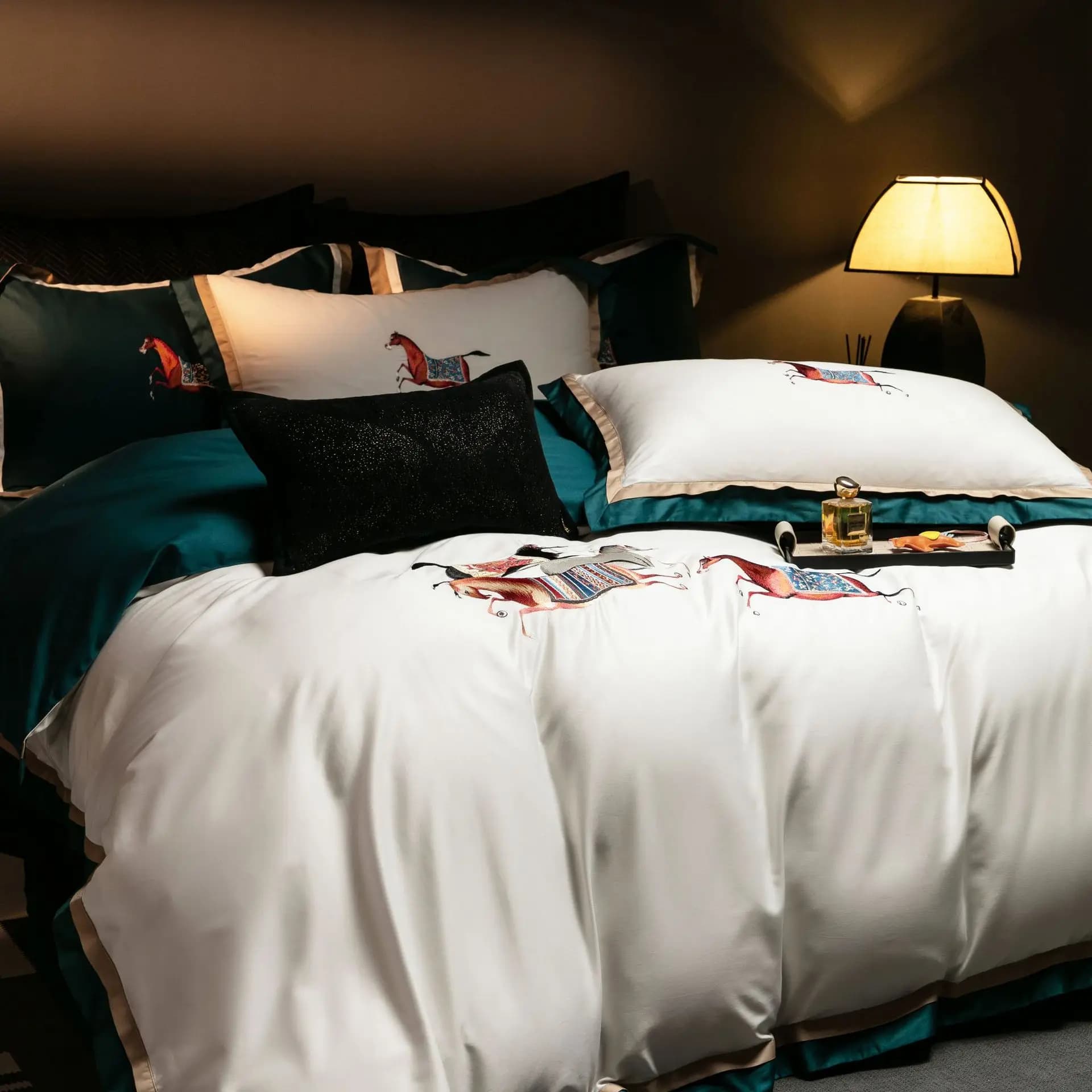 Luxury 1000TC Satin Egyptian Cotton High-end Galloping Horse Embroidery Bedding Set Duvet Cover Set Bed Sheet Pillowcases