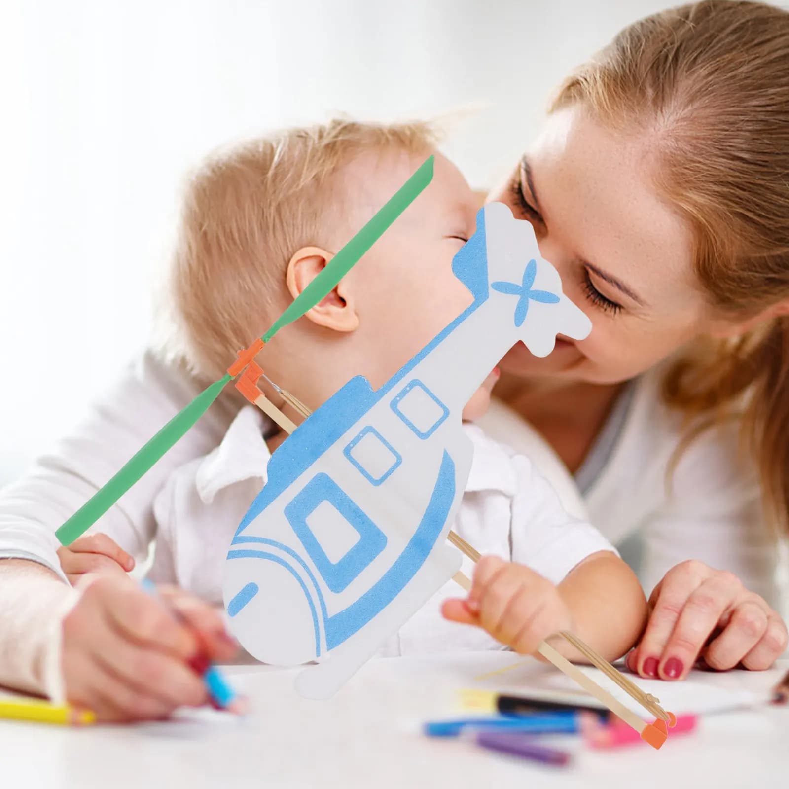 5 Pezzi Elicottero Creativo Alimentato da Elastico, Aeromobile Volante Educativo, Aliante per Bambini, Gioco all'Aperto, Pesi per Gambe del Gazebo