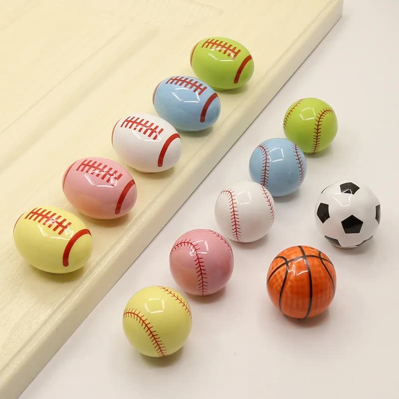 Maniglia per porta dell'armadio in ceramica per cartoni animati da baseball da rugby, maniglia per tappo di bottiglia, maniglie per cassetti a foro singolo per porta dell'armadio