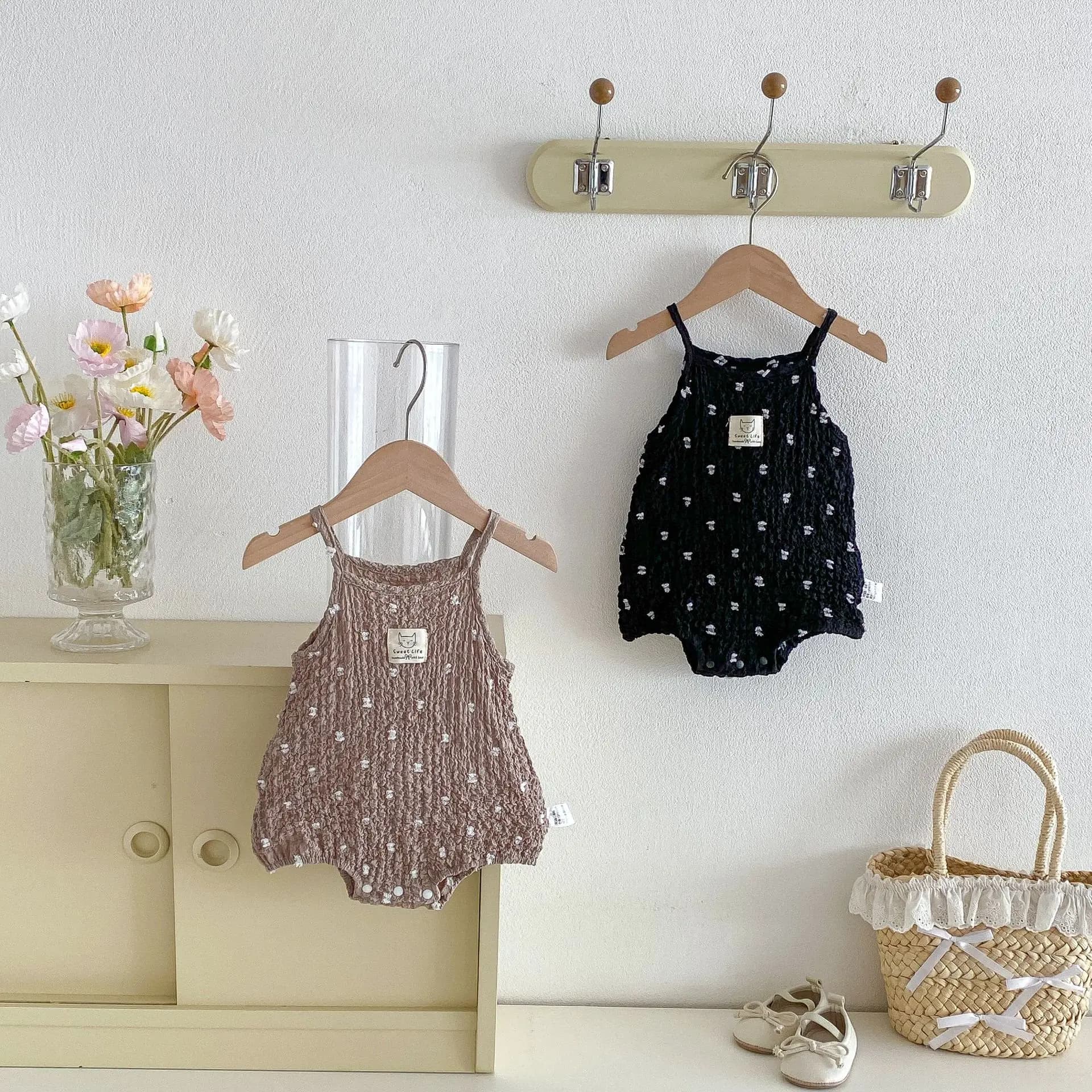 Tutina Estiva 2026 Nuova per Neonata Senza Maniche con Bretelle, Simpatica Tutina da Principessa con Stampa Cartoon per Bambina, Abbigliamento in Cotone per Neonati