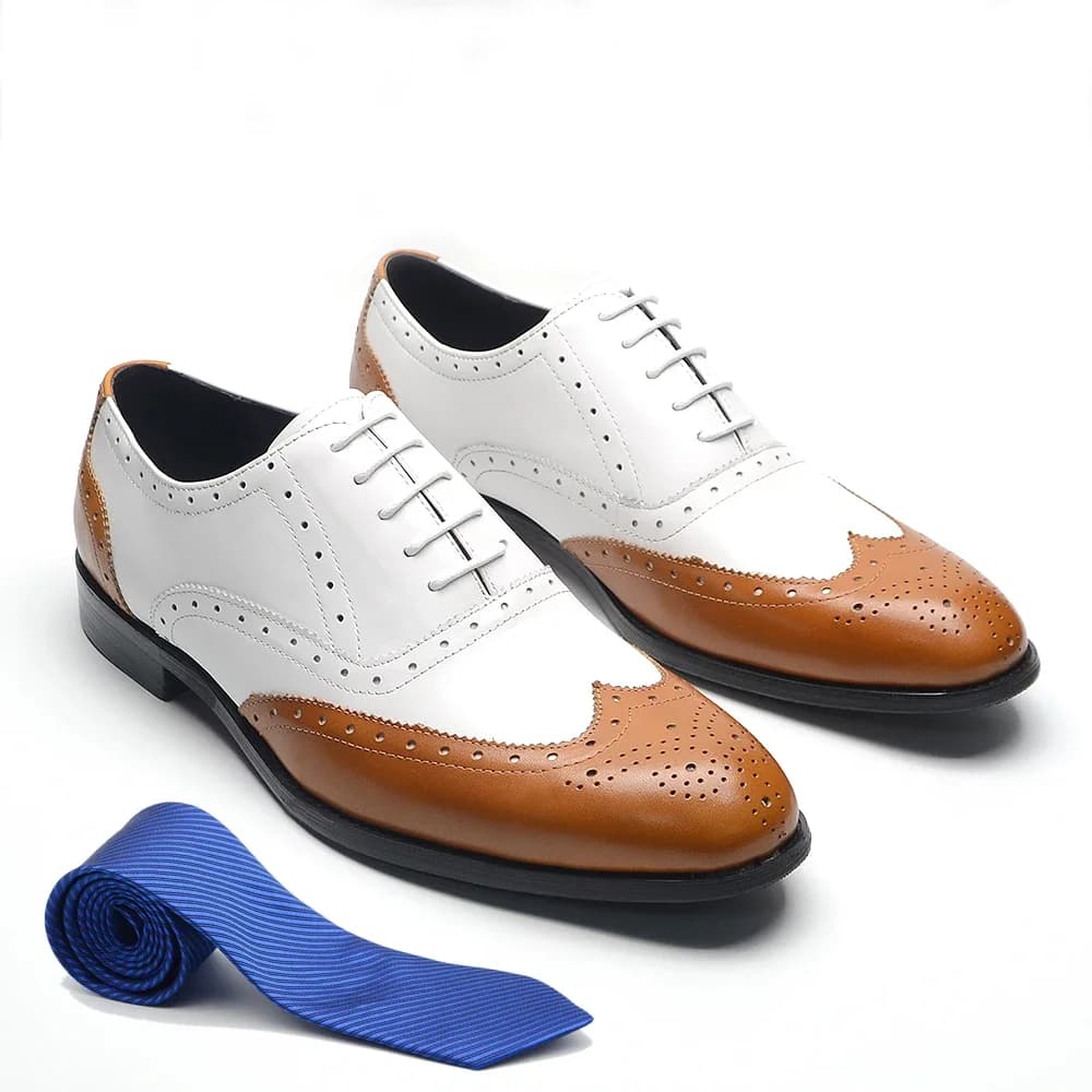 Scarpe oxford eleganti da uomo britanniche di lusso Punta alare Giallo Bianco Vera pelle Stringate bicolore Festa di nozze Calzature brogue Maschili