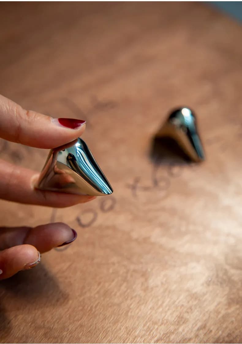 Nordic Creative Triangle Brass Knobs Luxury Titanium Silver Dresser Drawer Pulls Minimalist Cabinet Handles Furniture Decoration