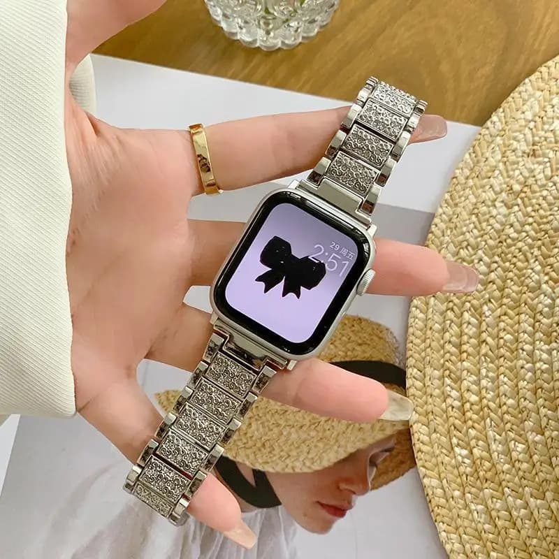 Cinturino con diamanti Bling per cinturino Apple Watch 49-45-40mm 44-41mm 46-42mm Cintura in metallo per IWatch Series 10 9 8 7 SE 6 5 Bracciale da donna